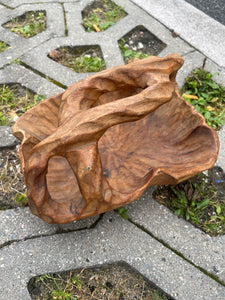 Håndskåret træskål