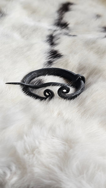 Smedet fibula - dobbelt spiral